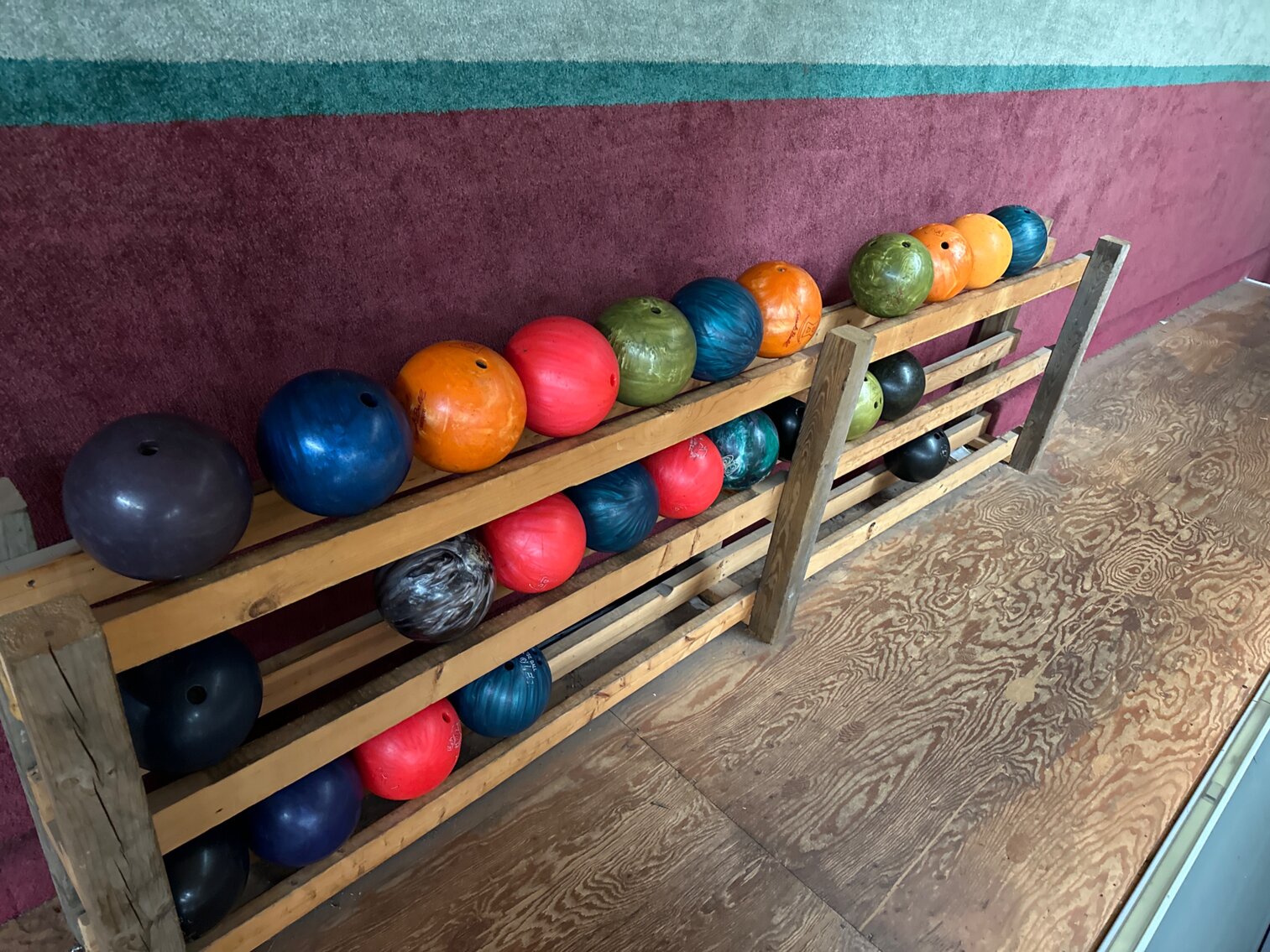 Wood Bowling Ball Rack with Balls