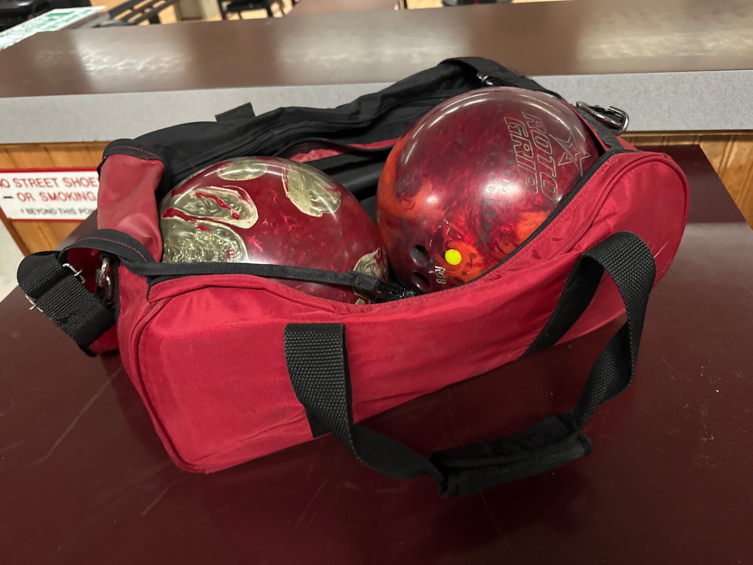 Red Bag, 2 Balls