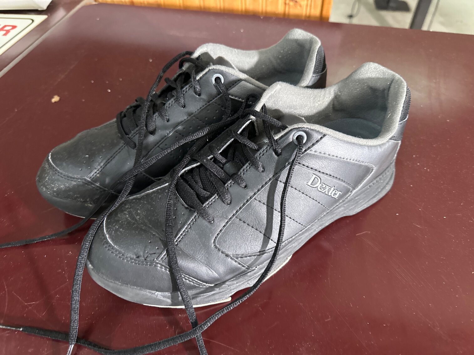 11 Wide Black Bowling Shoes