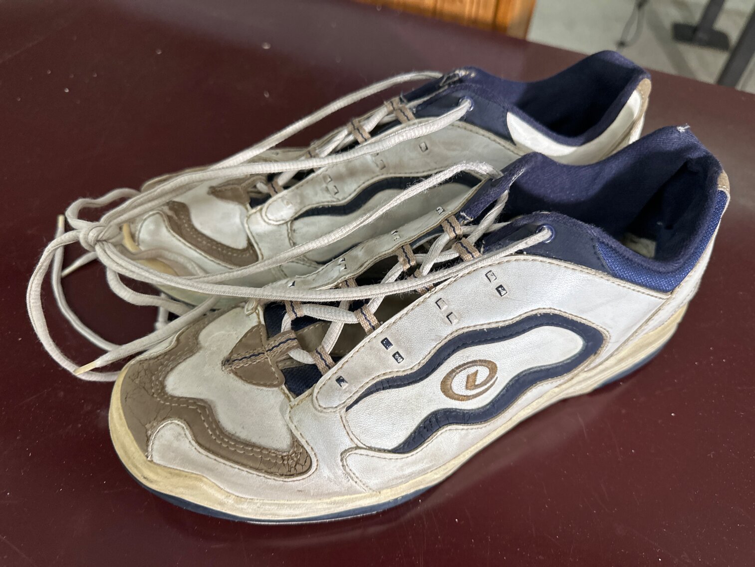 10.5 White Dexter Bowling Shoes