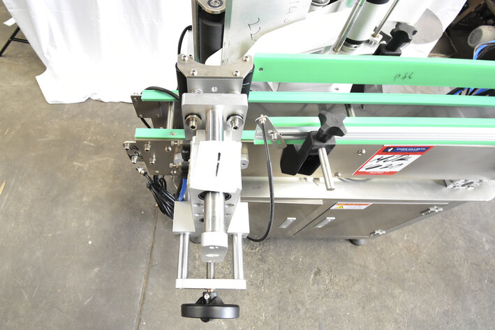 Image for MJK1620 Suny Group Canister Wet Wipes Line Labeling Machine