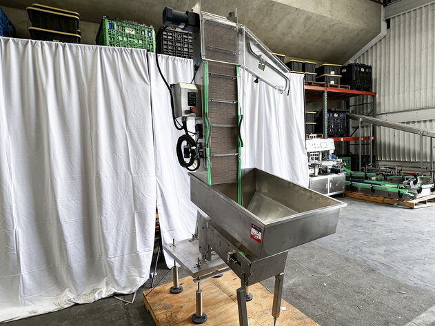 Image for MJK1643 Cap Elevator with Hopper