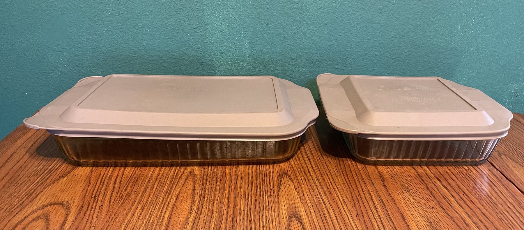 Two Pyrex Glass Baking Dishes w/Lids