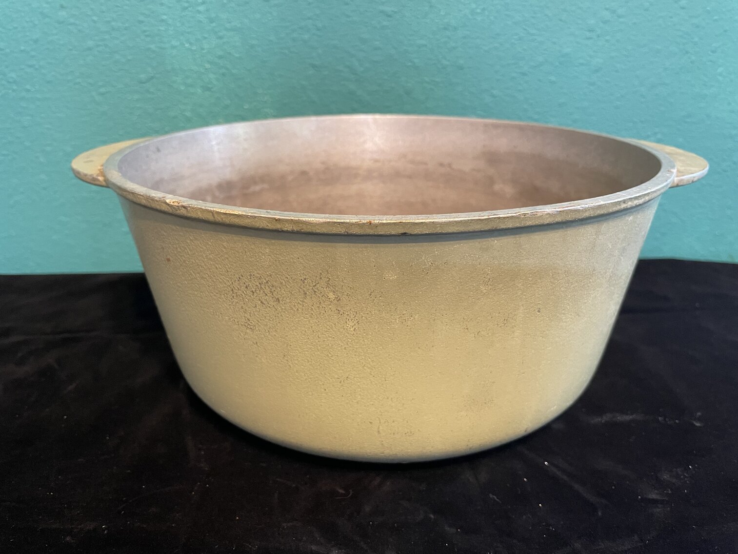 Vintage Cast Iron Accent Pot - no lid