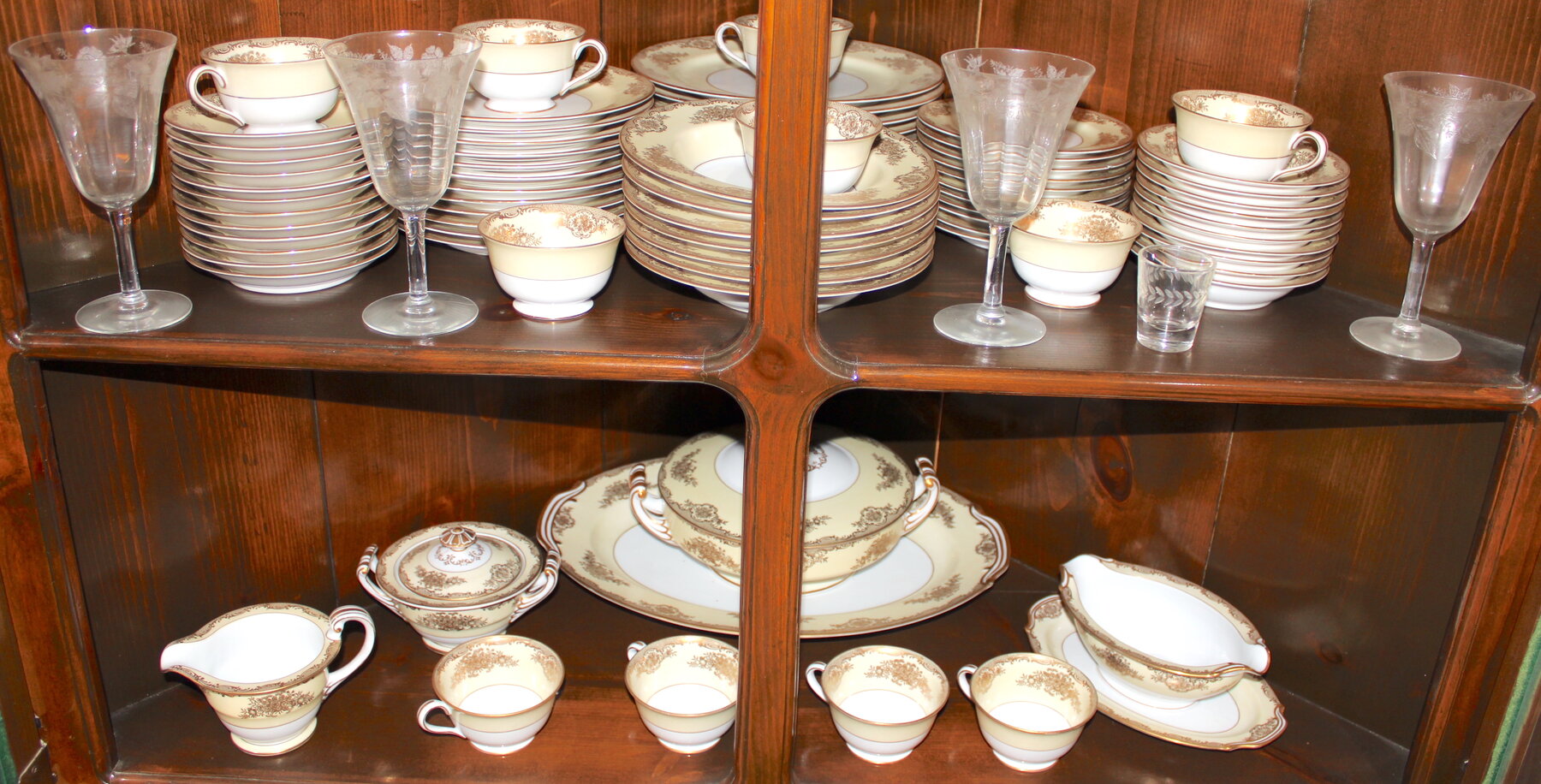 Image for LIVING ESTATE AUCTION