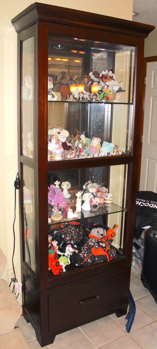 Image for LIVING ESTATE AUCTION