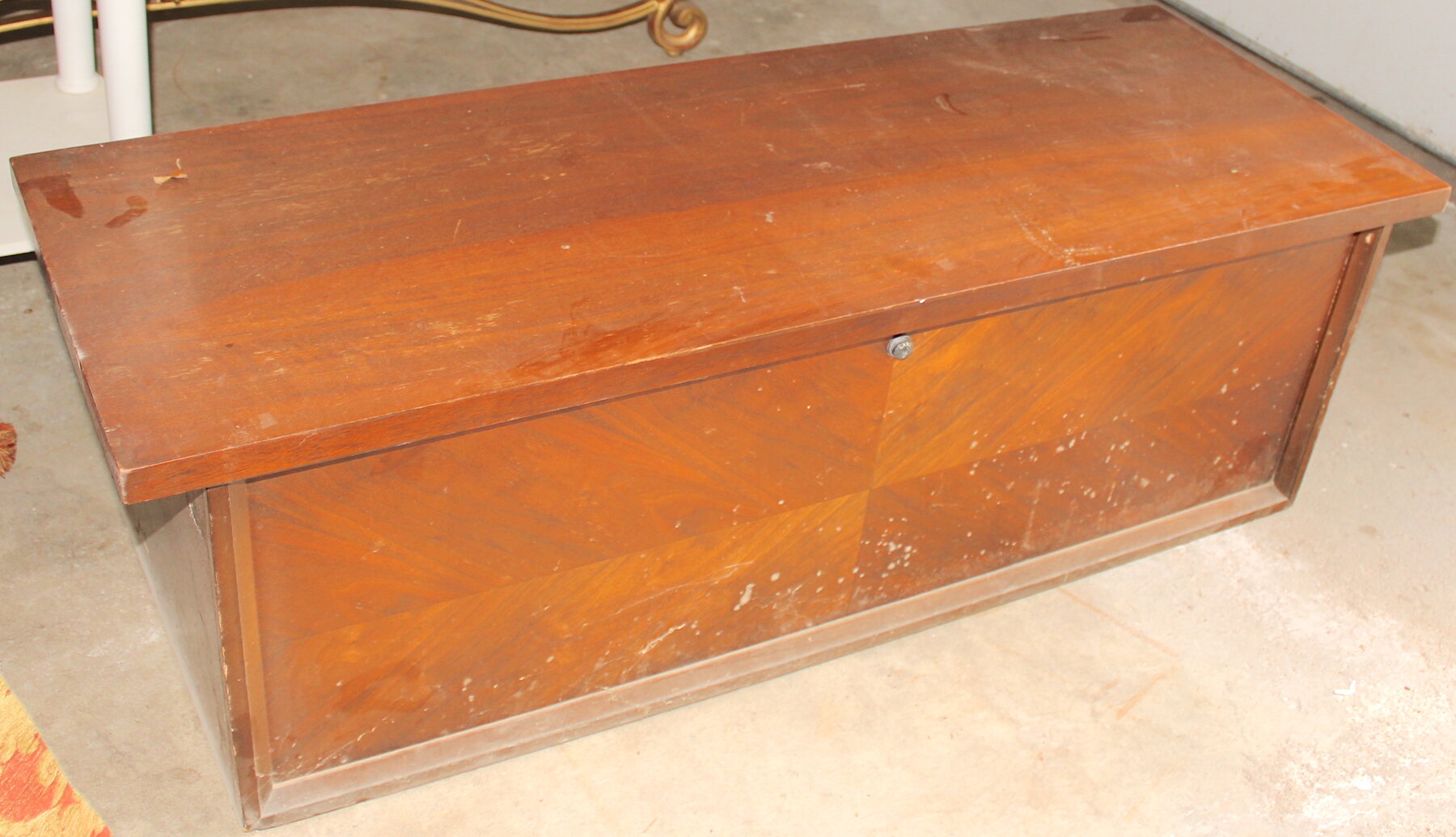 Image for LIVING ESTATE AUCTION