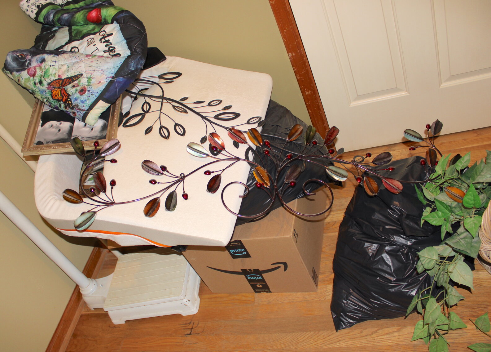 Image for LIVING ESTATE AUCTION