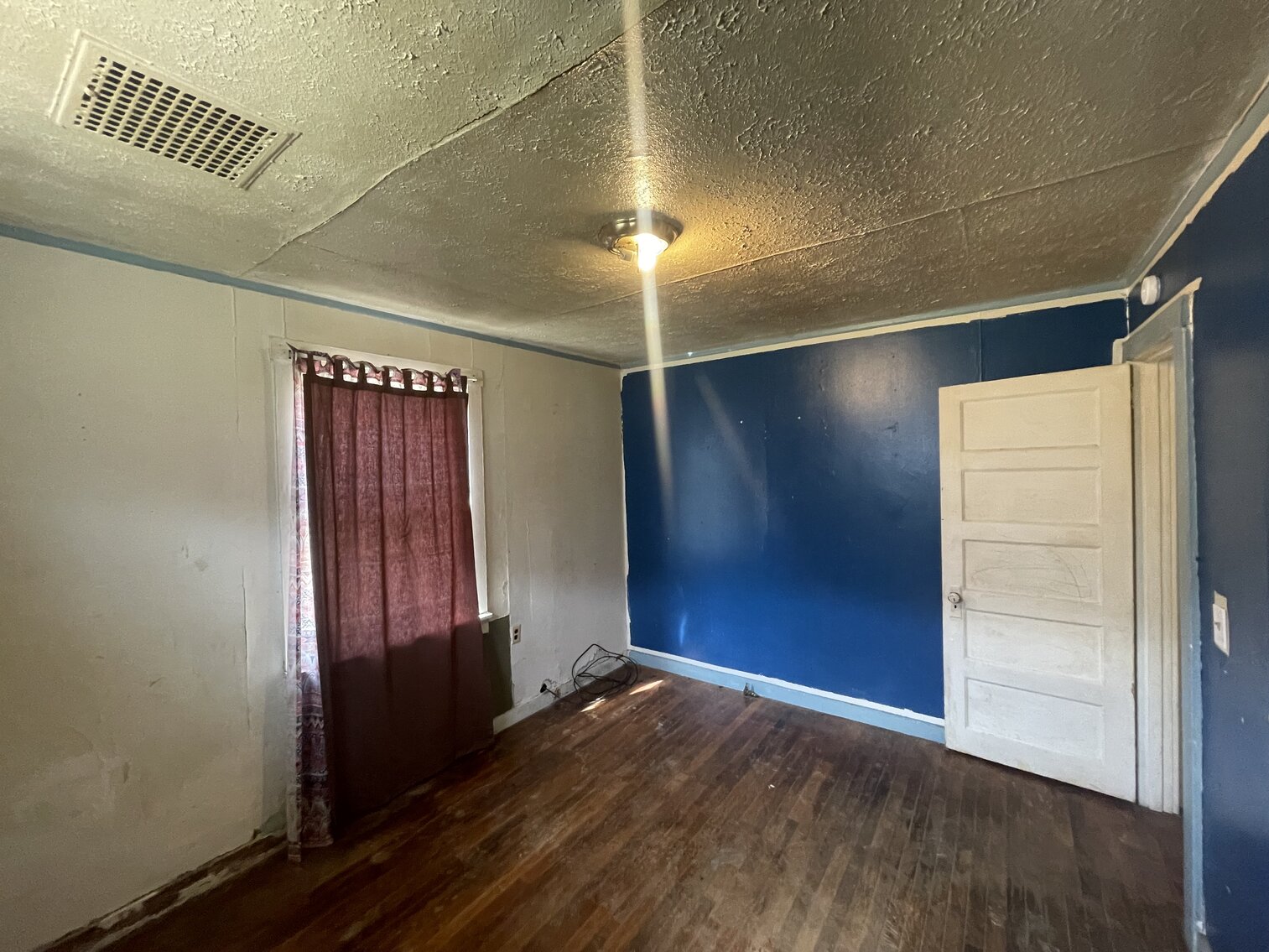 Image for SOLD - 2 Homes in Nitro Selling to the Highest Bidder