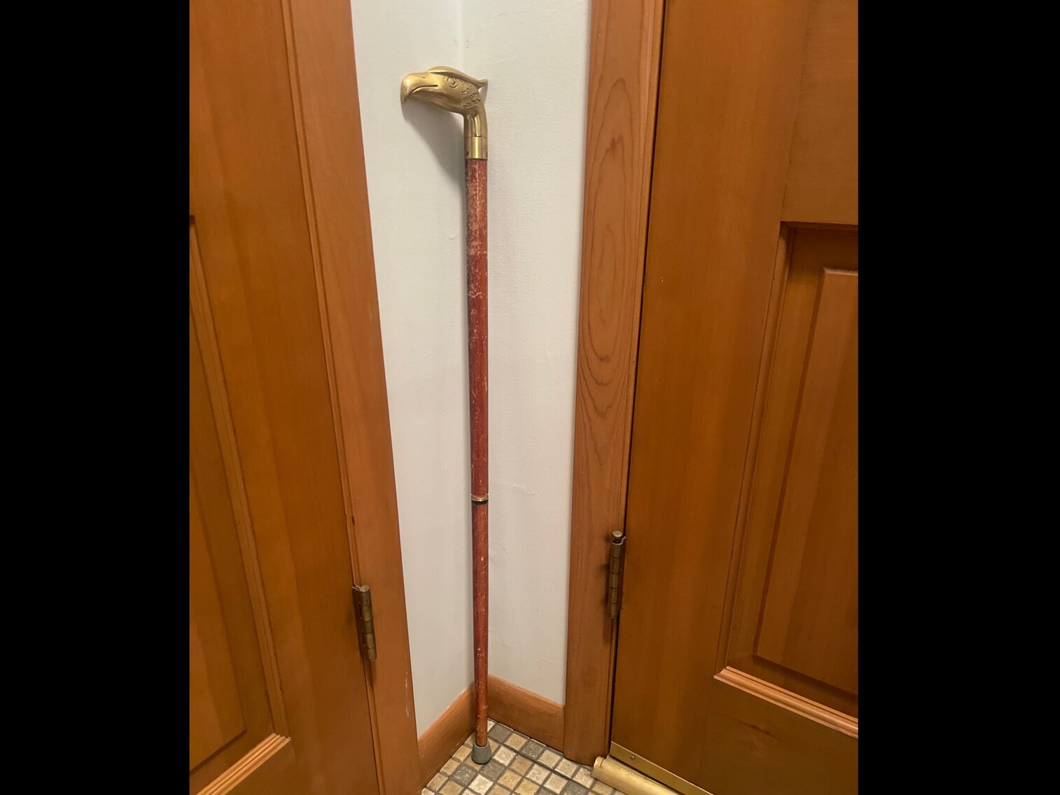 Cane - Vintage walking stick, wooden with brass eagle head handle