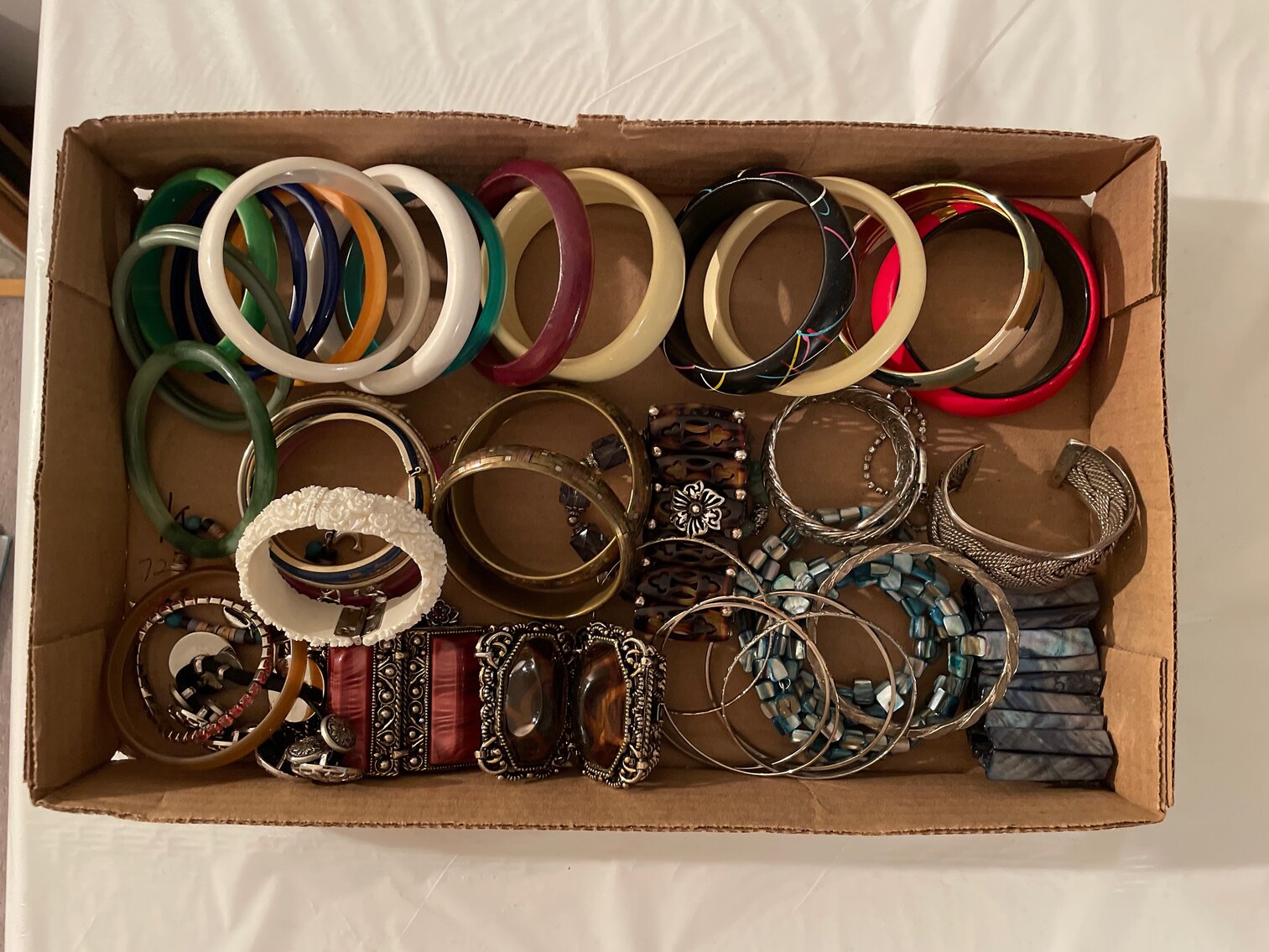 Jewelry - Ladies costume jewelry - Lot 1 of 8