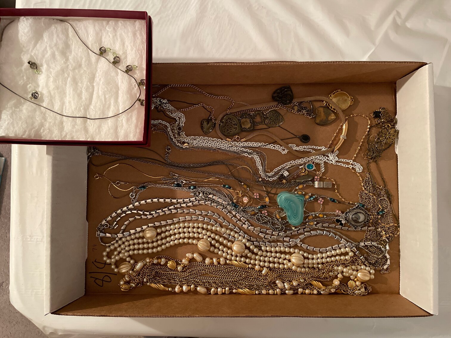 Jewelry - Ladies costume jewelry - Lot 8 of 8