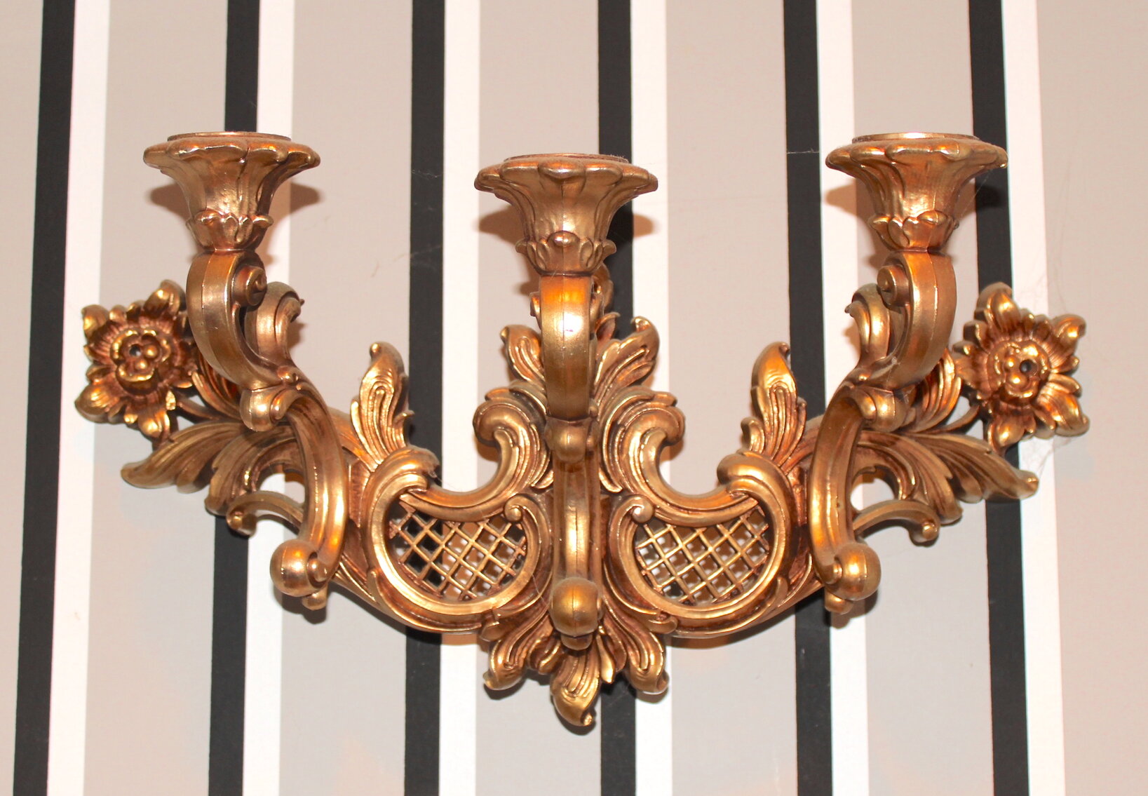 Image for LIVING ESTATE AUCTION