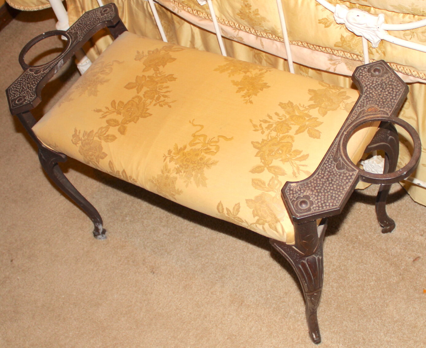 Image for LIVING ESTATE AUCTION