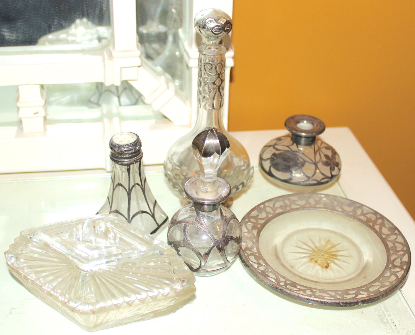 Image for LIVING ESTATE AUCTION