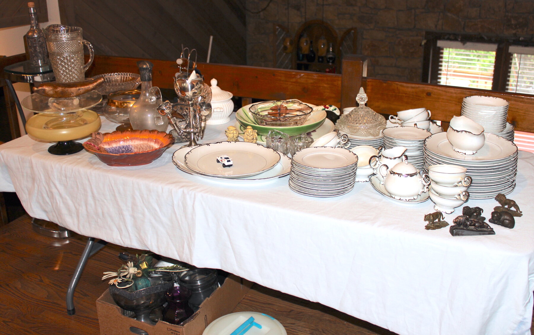 Image for LIVING ESTATE AUCTION