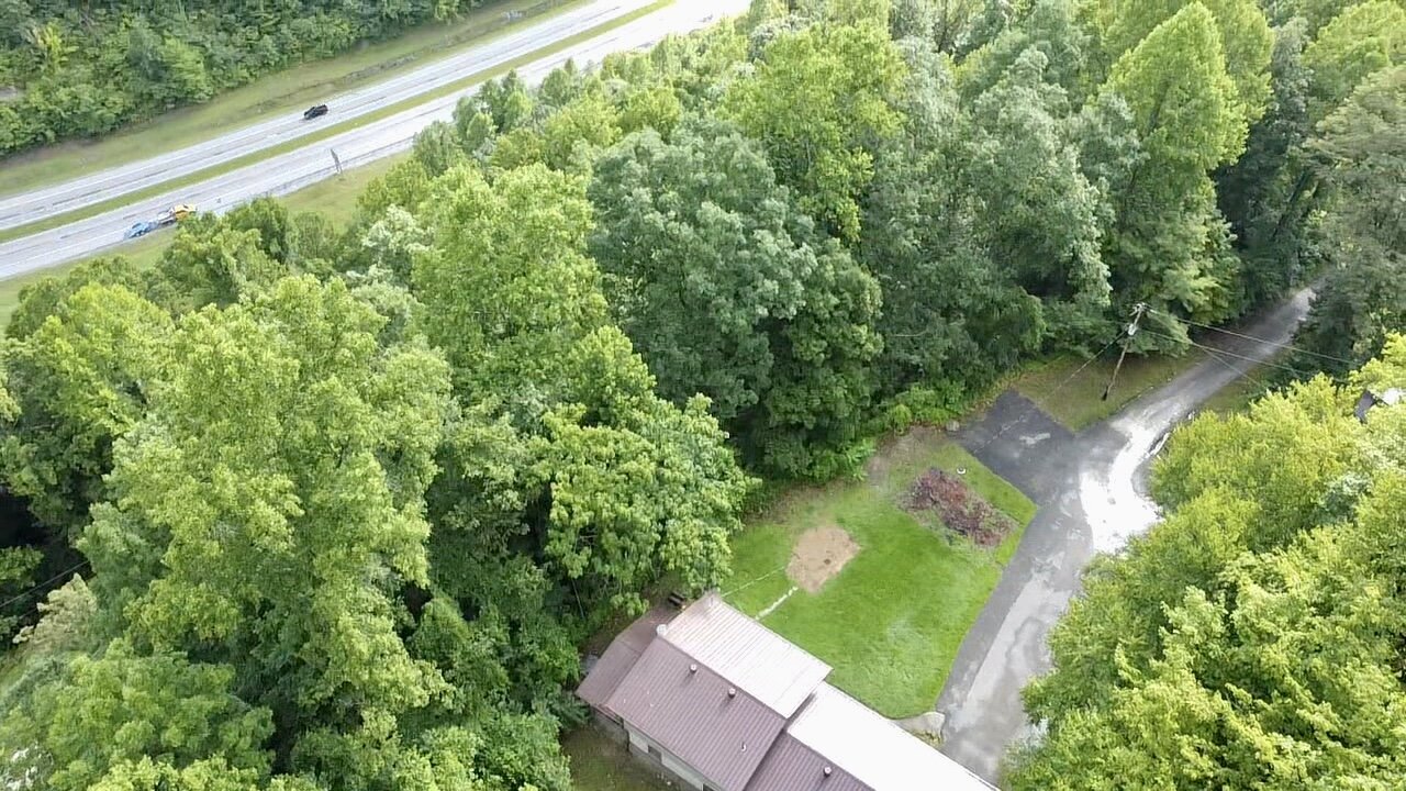 Image for SOLD $132,000 - Home, 2 Mobile Homes, & Garage Selling to the Highest Bidder