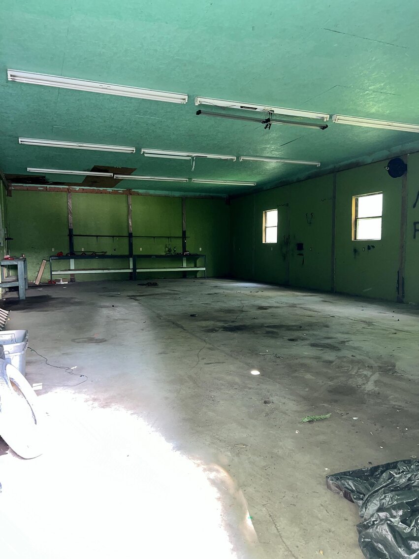 Image for SOLD $132,000 - Home, 2 Mobile Homes, & Garage Selling to the Highest Bidder