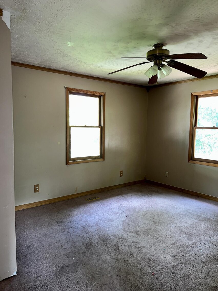 Image for SOLD $132,000 - Home, 2 Mobile Homes, & Garage Selling to the Highest Bidder