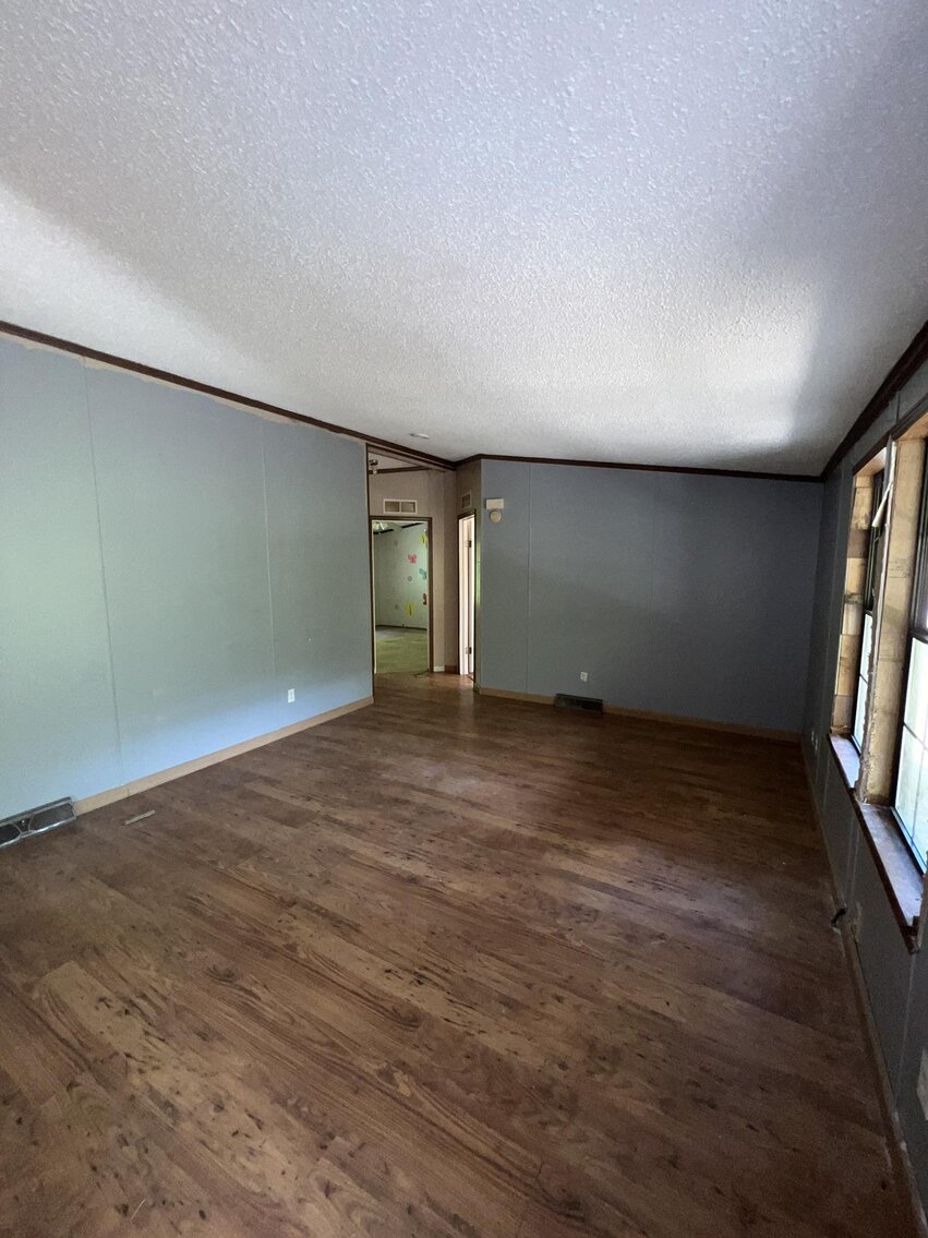 Image for SOLD $132,000 - Home, 2 Mobile Homes, & Garage Selling to the Highest Bidder