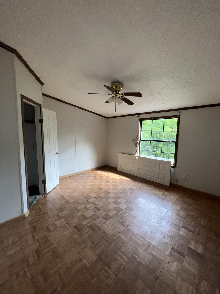 Image for SOLD $132,000 - Home, 2 Mobile Homes, & Garage Selling to the Highest Bidder