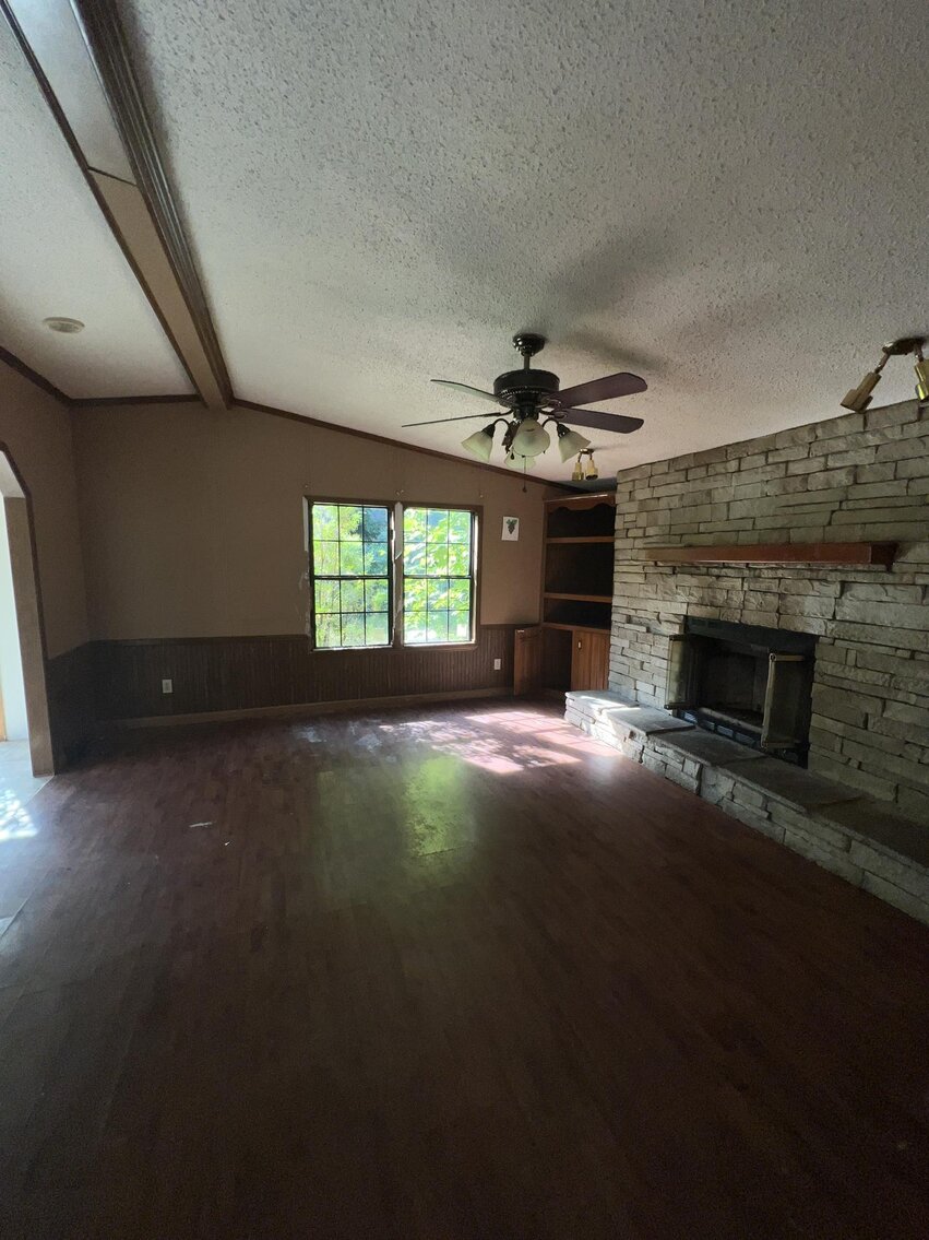 Image for SOLD $132,000 - Home, 2 Mobile Homes, & Garage Selling to the Highest Bidder