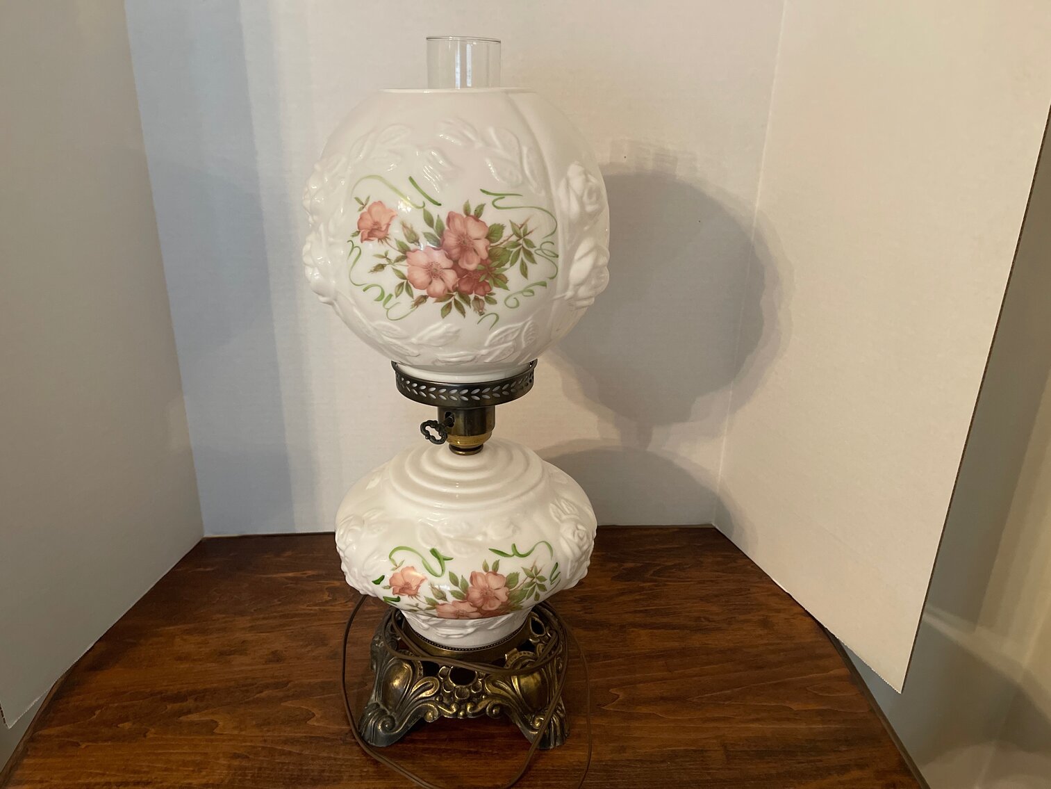 Milk Glass Lamp. Puffy Roses