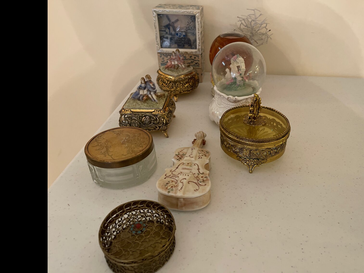 Music boxes and small jewelry boxes