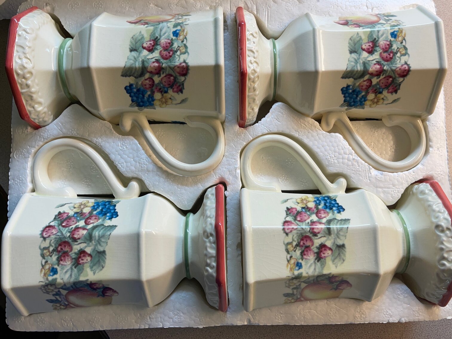 Miscellaneous Kitchen items and mug set