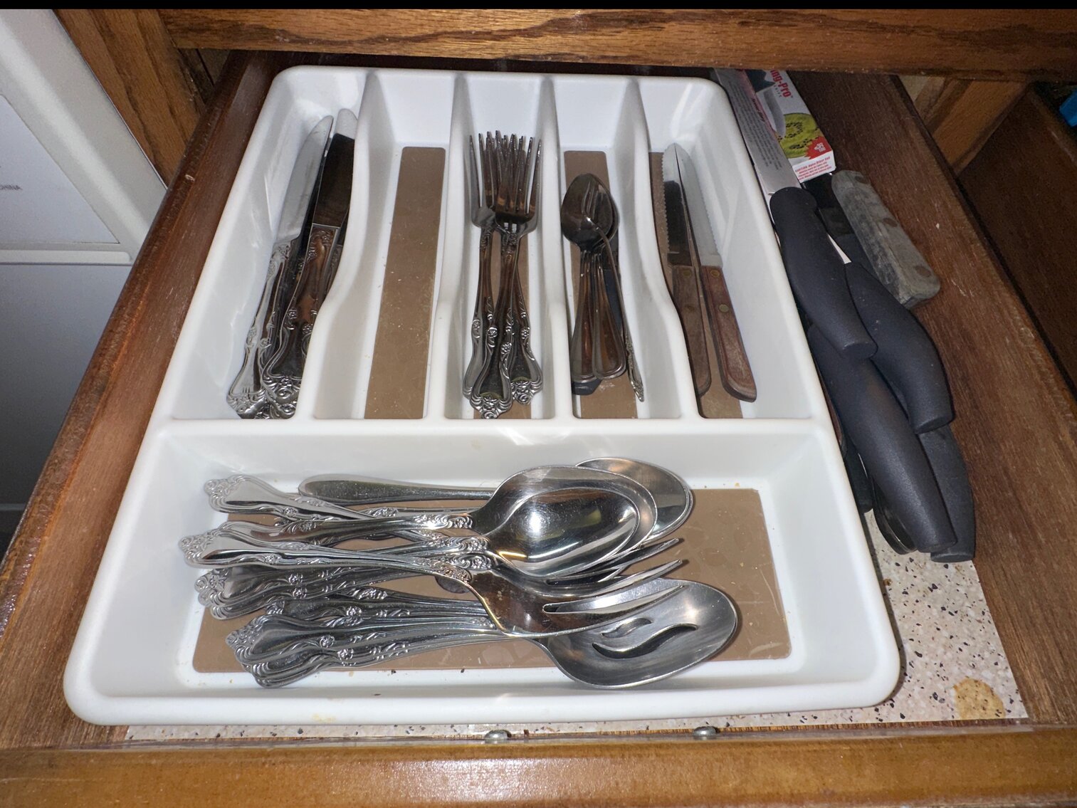 Contents of 3 kitchen drawers