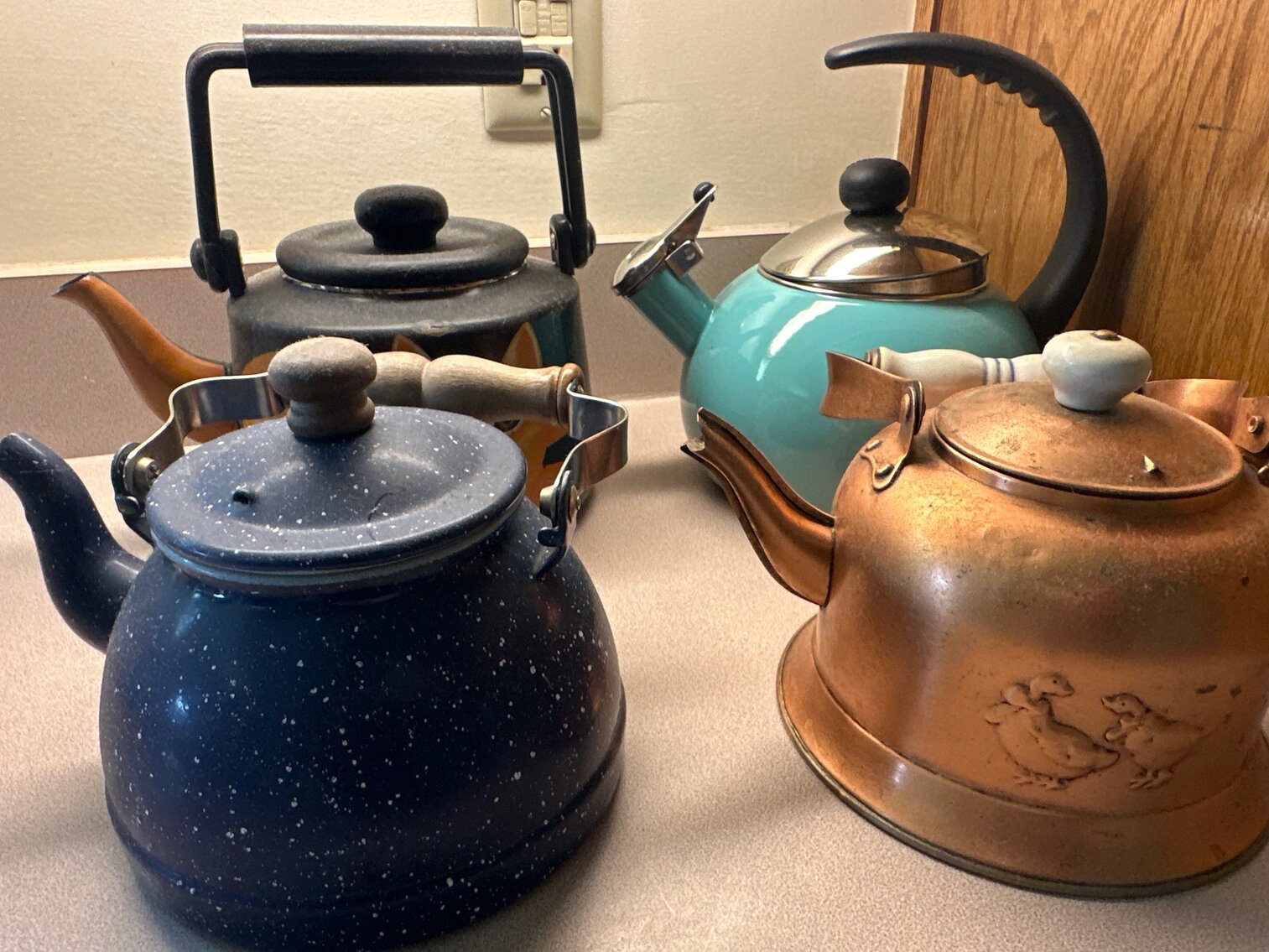 4 Teapots