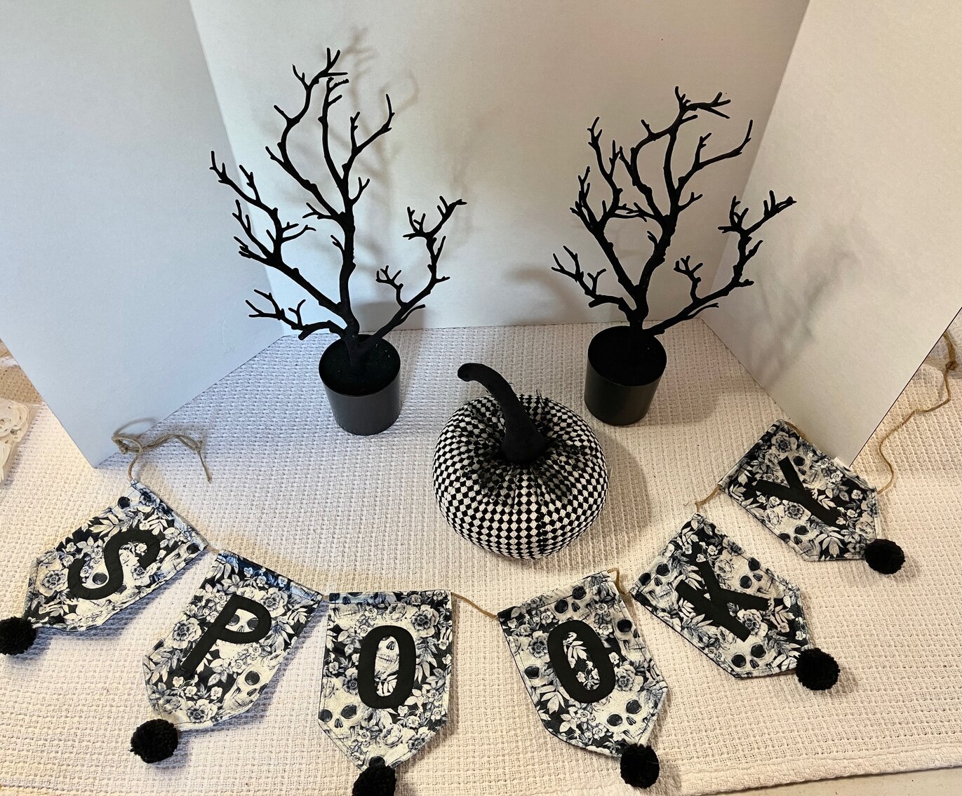 Spooky Trees and more Lot 1 of 4