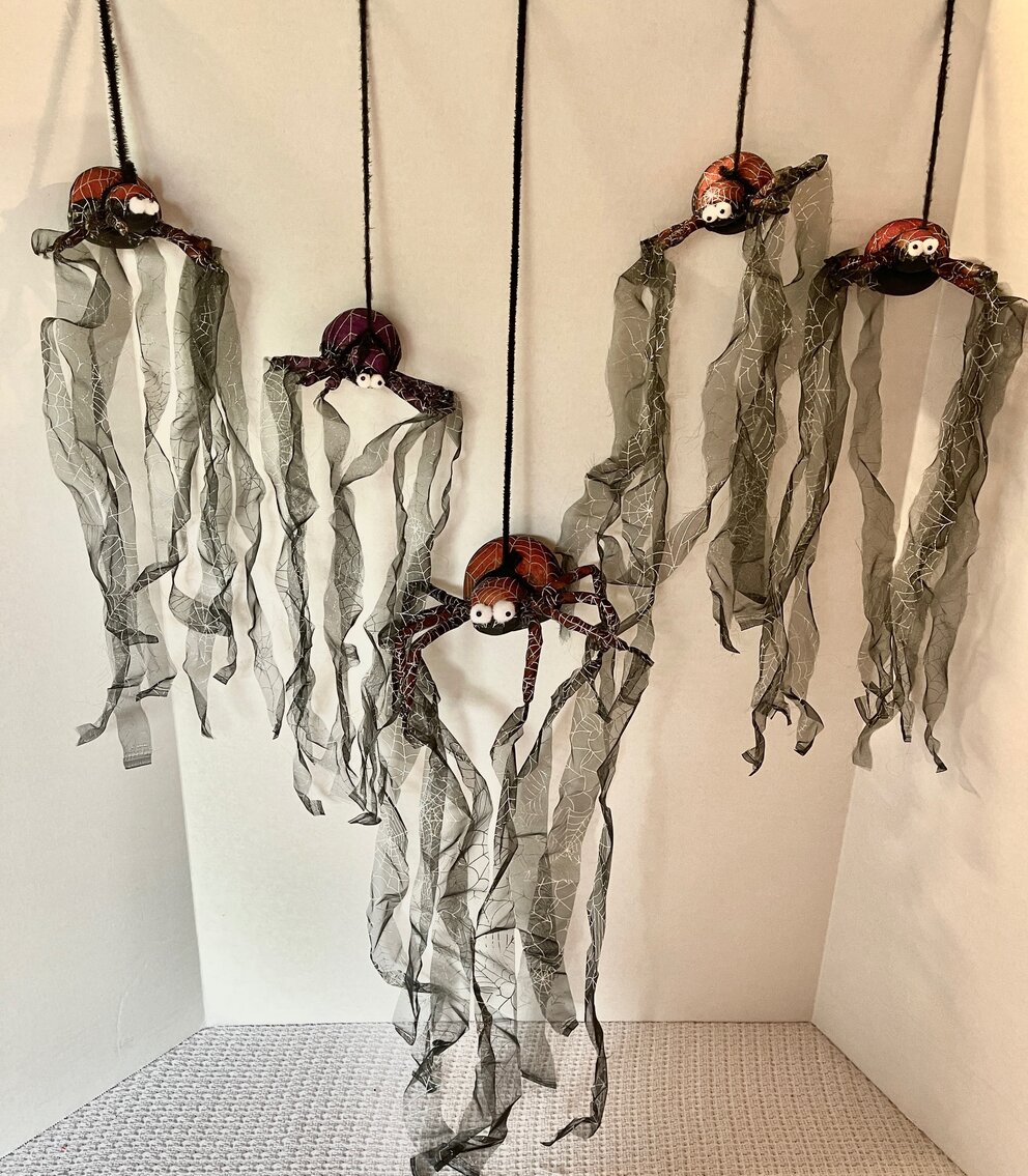 5 Hanging Spiders-Unique!!