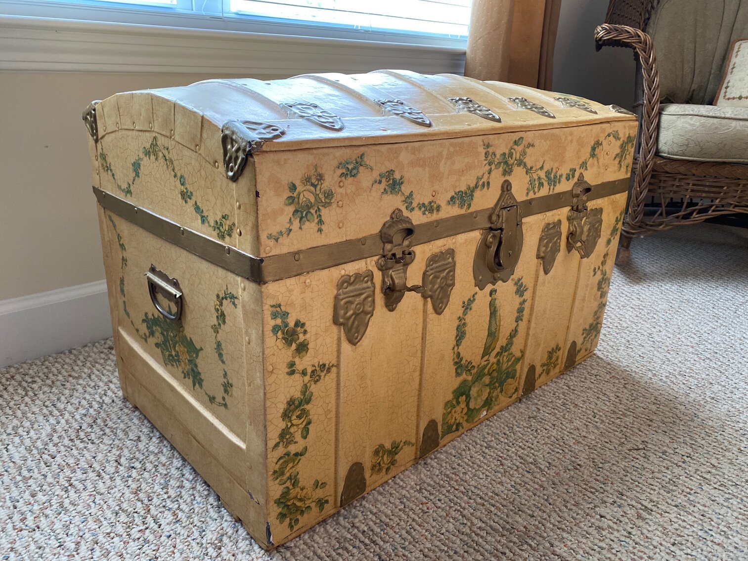 Decorative storage trunk