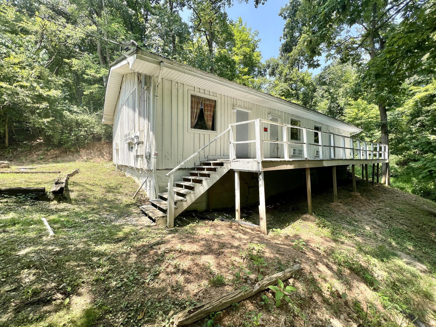 Image for SOLD $97,900 - Income Generating 4 Unit Apartment Building Near the VA Hospital