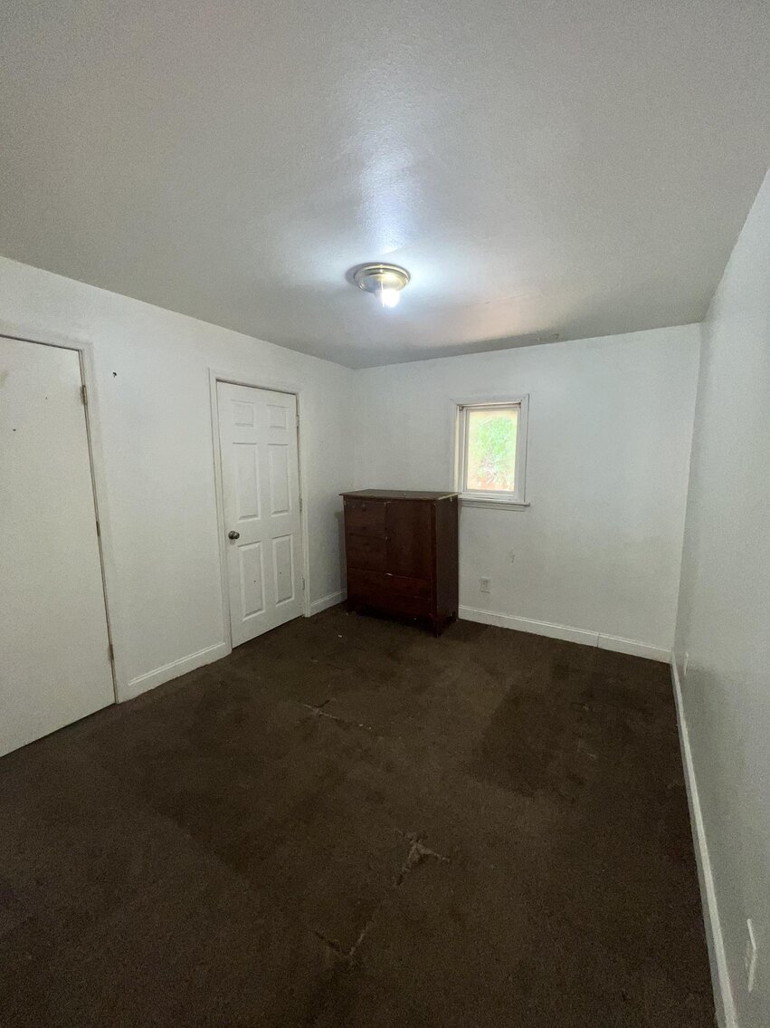 Image for SOLD $97,900 - Income Generating 4 Unit Apartment Building Near the VA Hospital