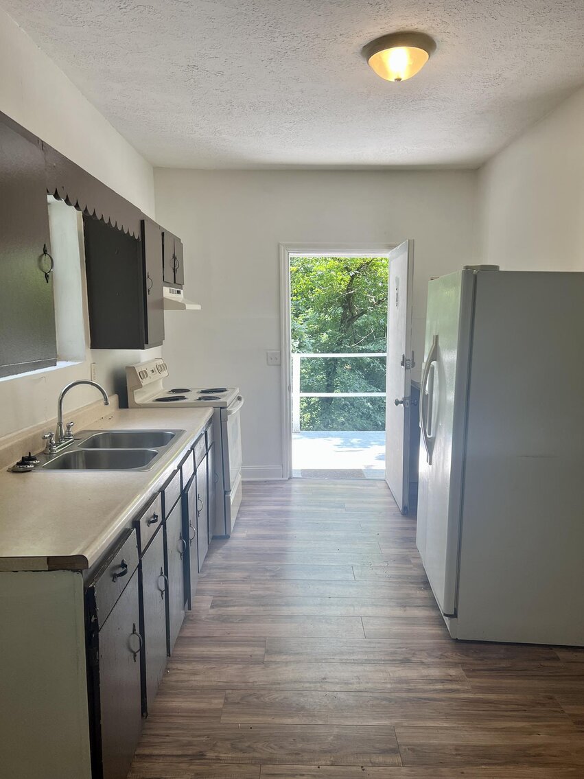 Image for SOLD $97,900 - Income Generating 4 Unit Apartment Building Near the VA Hospital