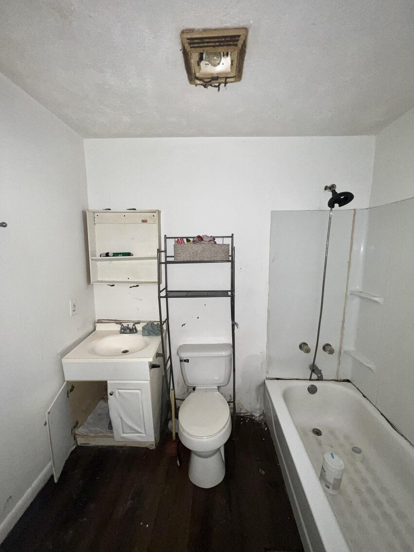 Image for SOLD $97,900 - Income Generating 4 Unit Apartment Building Near the VA Hospital