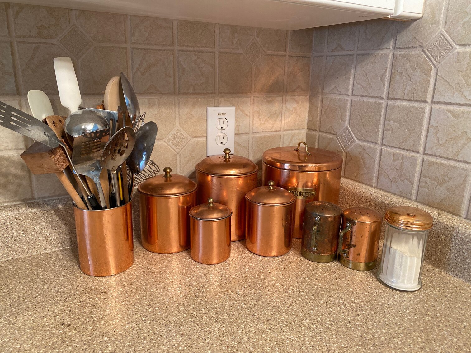 Copper kitchen containers 