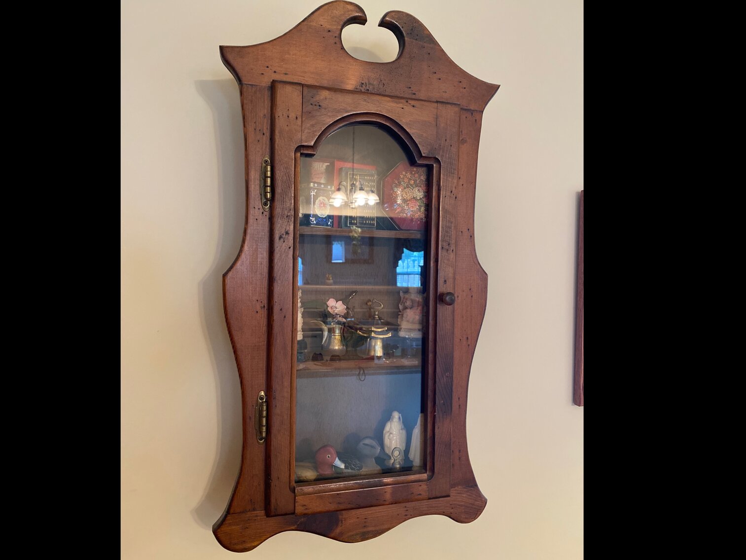 Small display wall cabinet