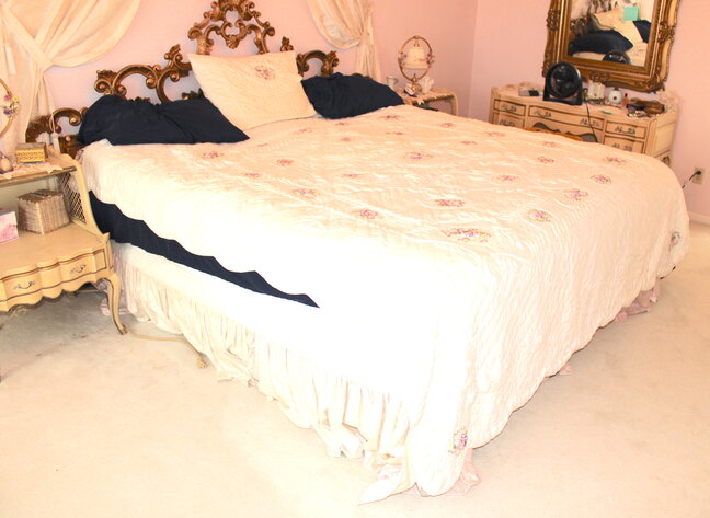 Image for INCREDIBLE 2-RING ESTATE AUCTION