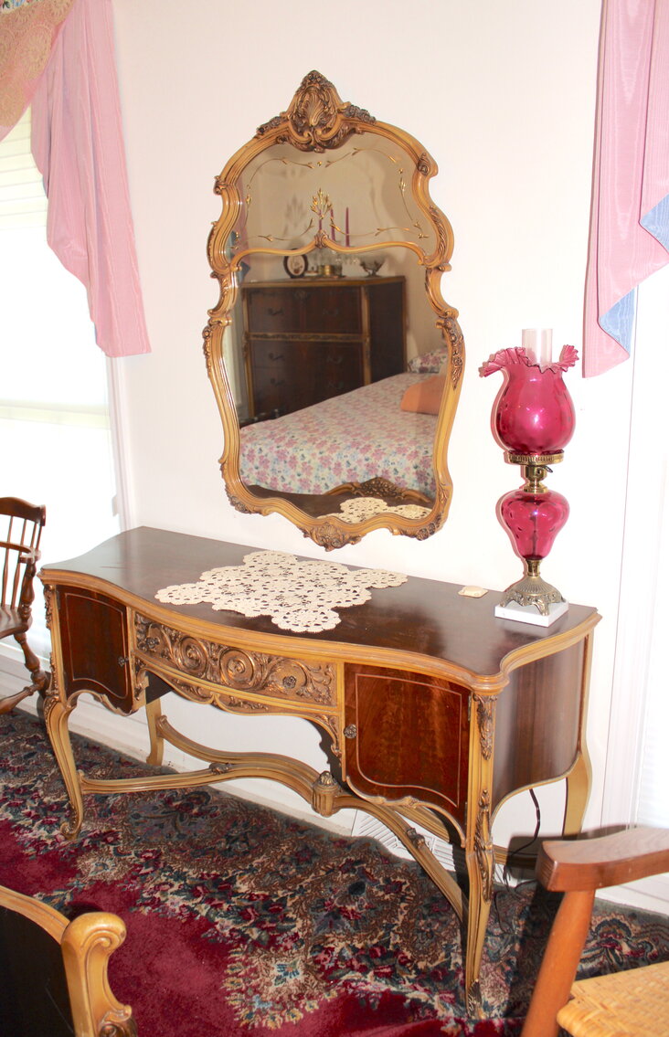 Image for INCREDIBLE 2-RING ESTATE AUCTION