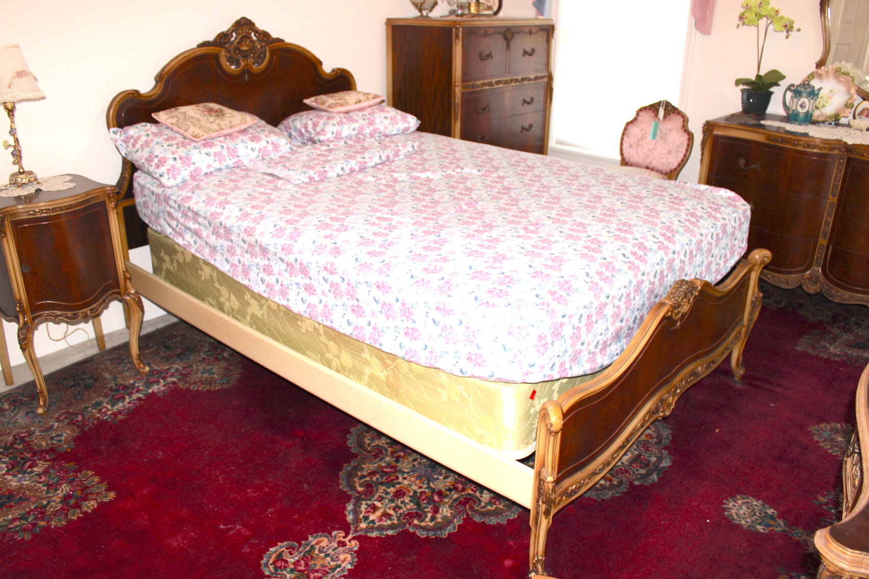 Image for INCREDIBLE 2-RING ESTATE AUCTION