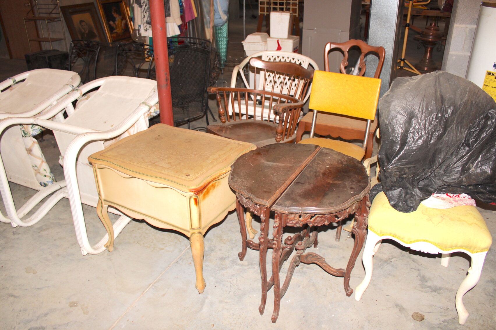 Image for INCREDIBLE 2-RING ESTATE AUCTION