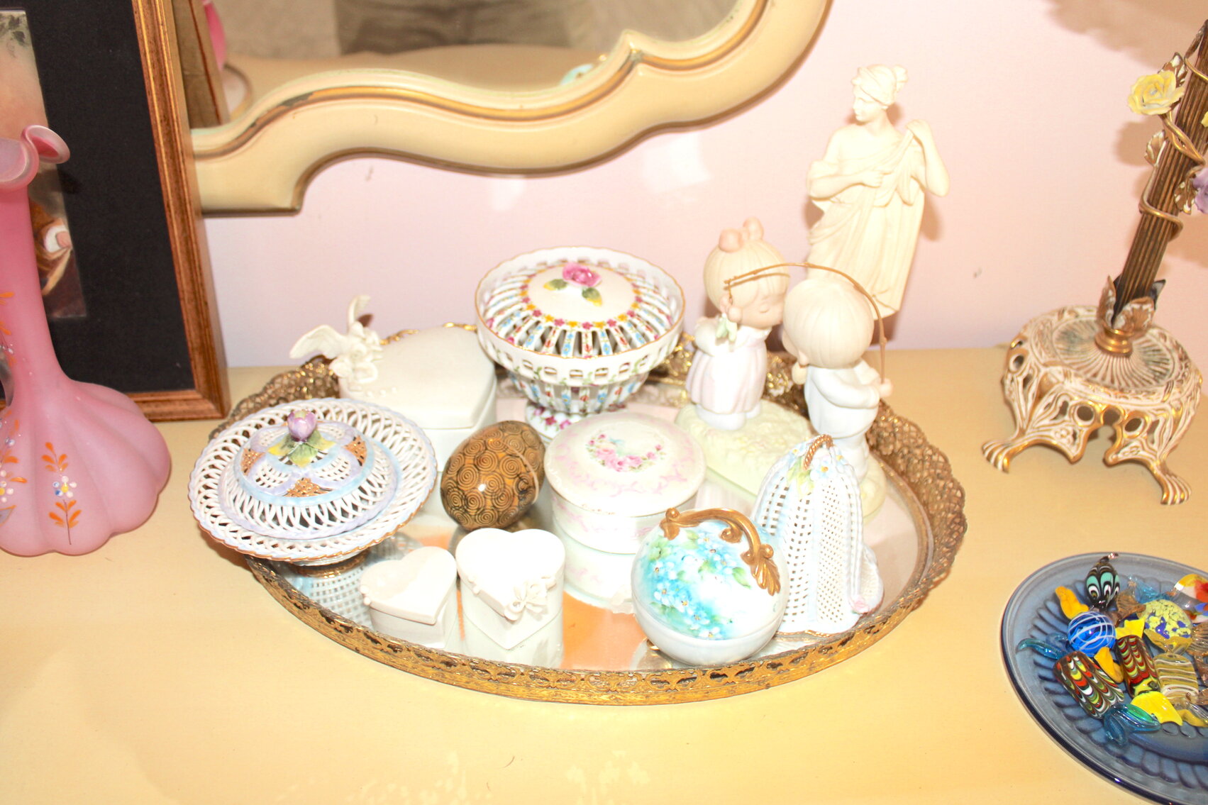 Image for INCREDIBLE 2-RING ESTATE AUCTION