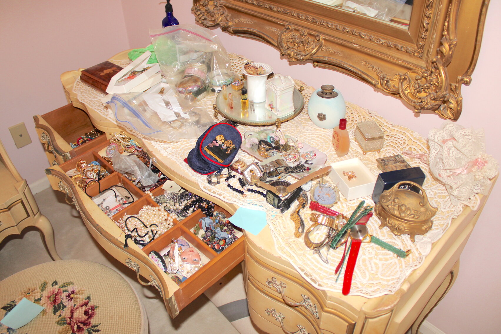 Image for INCREDIBLE 2-RING ESTATE AUCTION