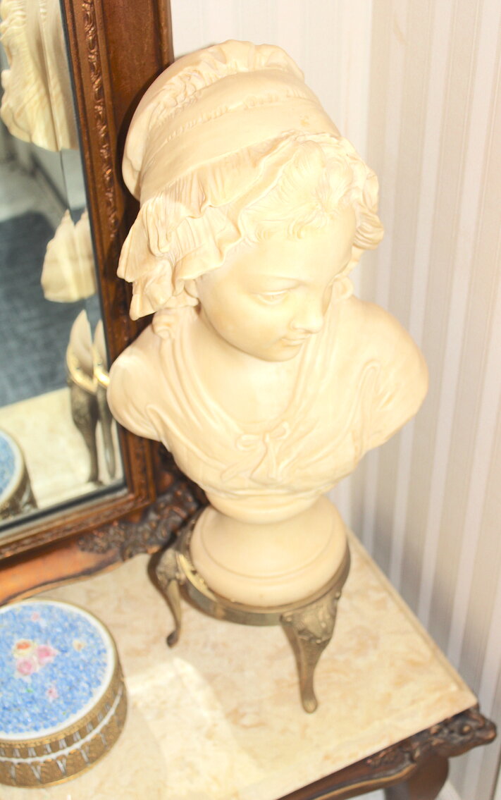 Image for INCREDIBLE 2-RING ESTATE AUCTION