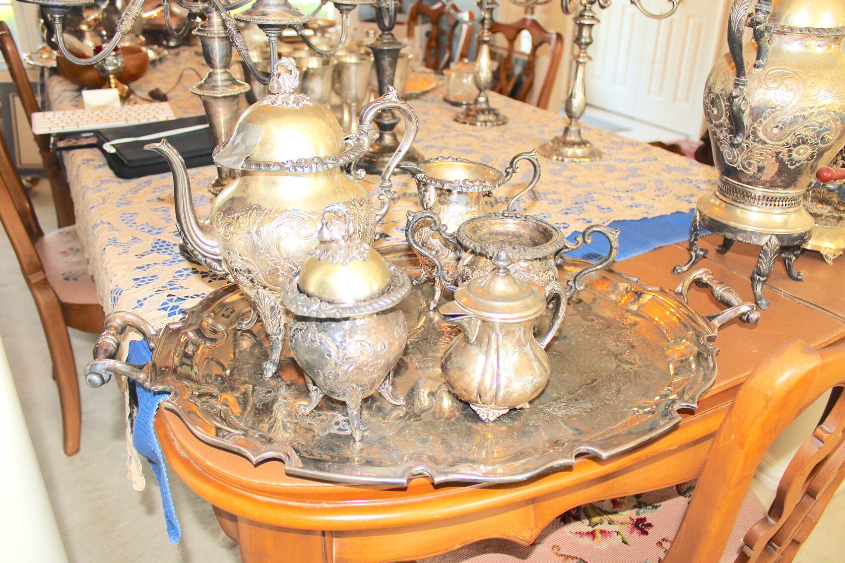 Image for INCREDIBLE 2-RING ESTATE AUCTION