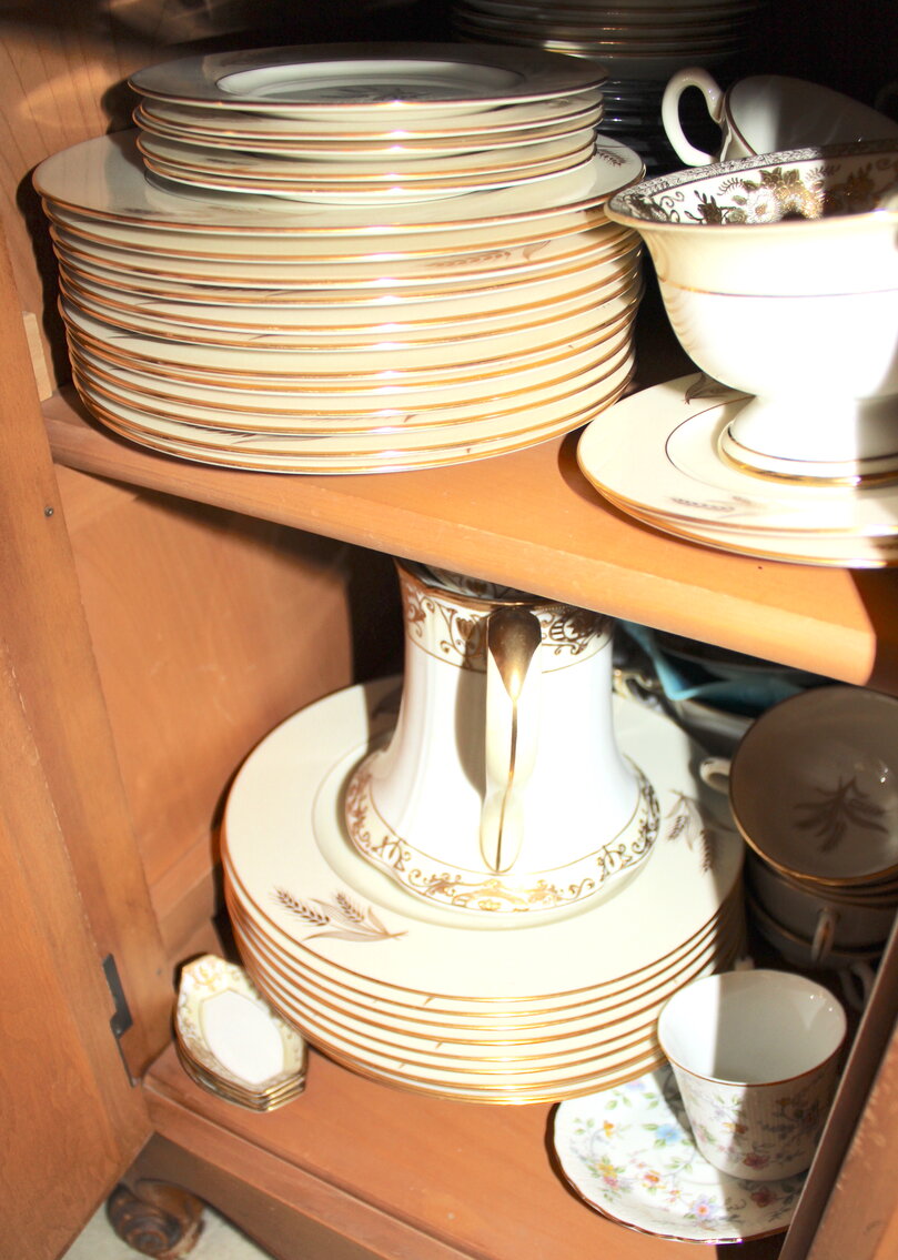 Image for INCREDIBLE 2-RING ESTATE AUCTION