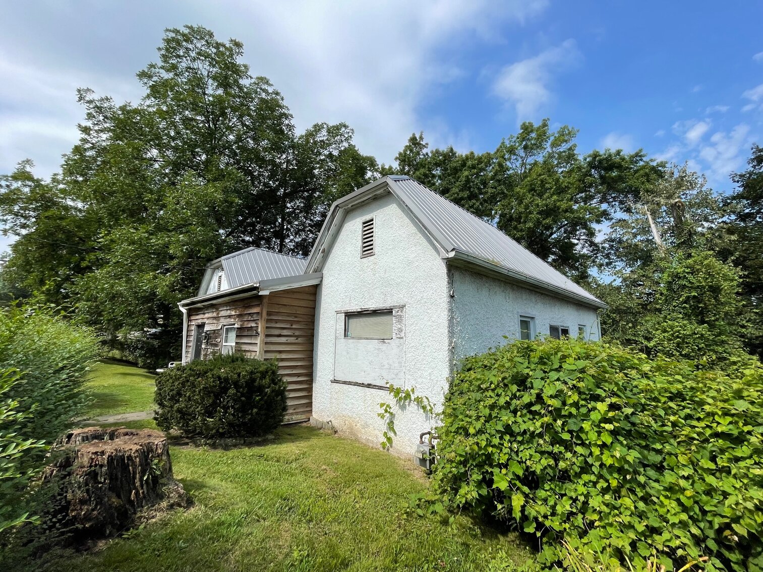 Image for SOLD $41,800 - 3 Bedroom in the South Hills Selling to the Highest Bidder